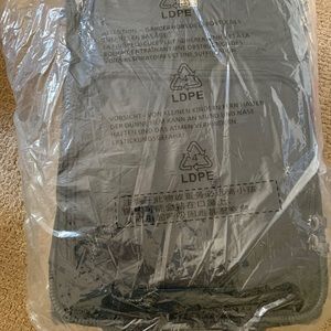 Travelpro crew 11 Softside expandable rollaboard.